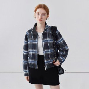 실사 해군 체크무늬 양면 착용 짧은 여성 코트 2025 가을 새로운 캐주얼 루즈핏 디자인 센스 맨위