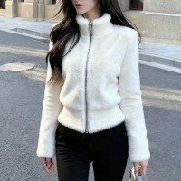 화이트 플리스 두꺼움 여성 코트 2025 가을 겨울 자이언트 잘 생긴 고유 한 아름다운 외국 가스 세련된 작은 샤넬 스타일 쇼트 스타일 맨위