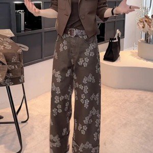 슬림해 보이는 하이웨이스트 루즈핏 스트레이트 청바지