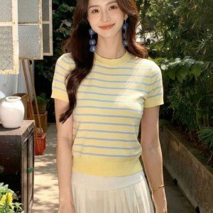 스트라이프 라운드 넥 니트 스웨터 프리사이즈